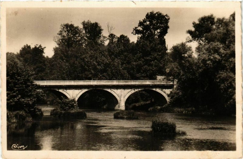 CPA Gueugnon Le grand Pont FRANCE (954368)