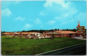 VINTAGE POSTCARD THE HOLIDAY INN AT LAWRENCE KANSAS c. 1970s