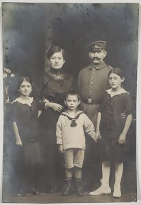 WW1 German Imperial Army Prussian Crown Soldier and Family Portrait Postcard D25