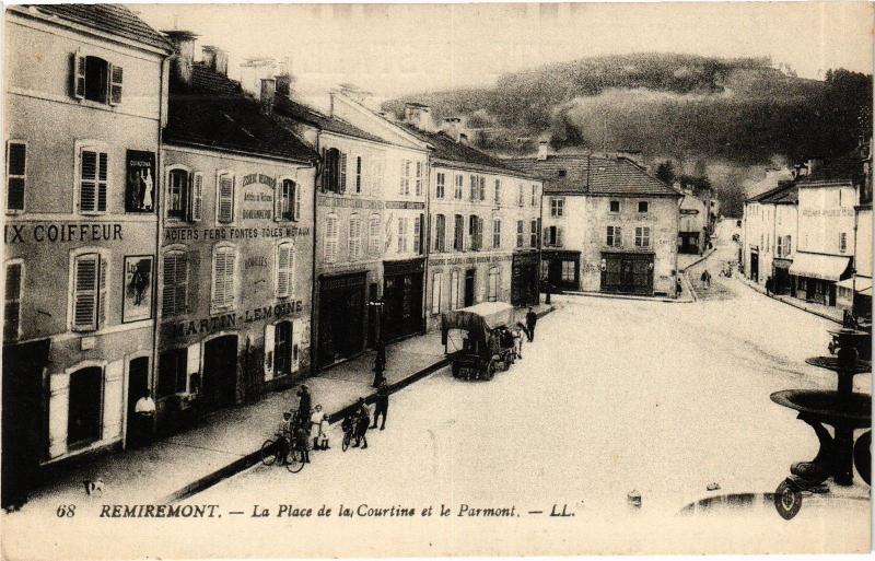 CPA REMIREMONT - La Place de la Courtine et le Parmont (185014)