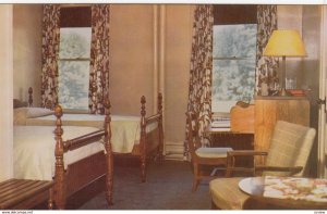 Berea College , BEREA , Kentucky , 1950-60s ; Guest Room , Boone Tavern