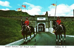 CONTINENTAL SIZE POSTCARD CITADEL ENTRANCE & BENGAL LANCERS HALIFAX NOVA SCOTIA