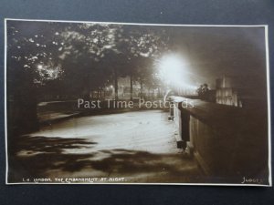 London THE EMBANKMENT AT NIGHT Street light c1908 RP Postcard by Fred Judge L.4