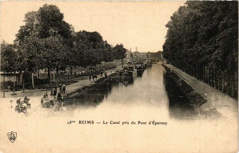 CPA REIMS-Le Canal pris du Pont d'ÉPERNAY (346861)