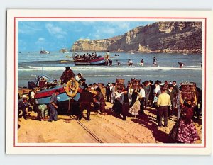 Postcard Returning from the fishing and discharging the fish, Nazaré, Portugal