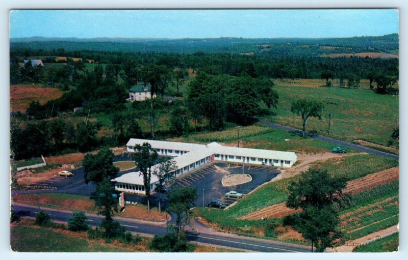 SKOWHEGAN, Maine ME ~ Roadside SKOWHEGAN MOTEL Somerset County c1960s Postcard