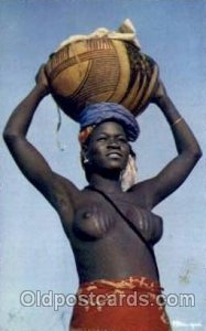 L'Afrique En Couleurs - Jeune Porteuse African Nude writing on back writing o...