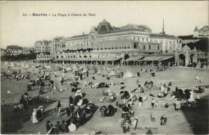 CPA Biarritz La Plage a l'heure du Bain FRANCE (1126917)