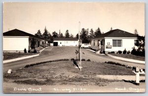 Bend OR Davis Court Motel~Anybody in There?~Man @ Door~See Neon Sign Tubes 1953