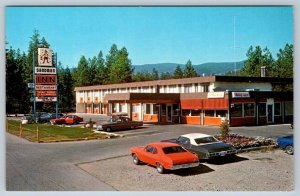 Sandman Inn, Princeton, British Columbia, Vintage Chrome Postcard, Classic Cars