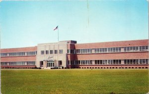 Administration Building Guide Lamp Division General Motors Vintage Unp Postcard 