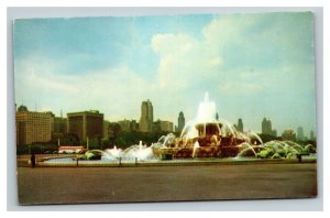 Vintage 1970's Postcard Skyline & Fountain from Grant's Park Chicago Illinois