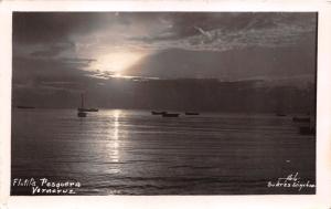 VERACRUZ VER MEXICO FLOTITA PESQUERA~SUÁREZ SÁNCHES REAL PHOTO POSTCARD 1940s