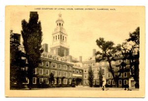 MA - Cambridge. Harvard University. Large Courtyard of Lowell House