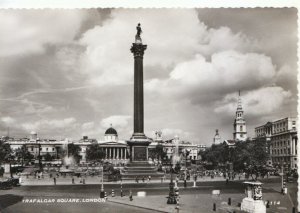 London Postcard - Trafalgar Square - Real Photograph - Ref TZ8467