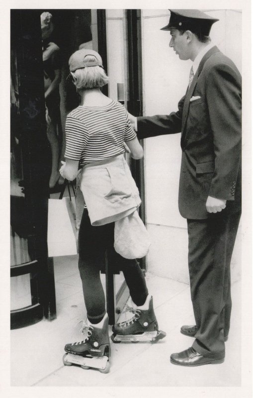 New York Lady Skating Shopping Barneys Madison Avenue Photo Postcard