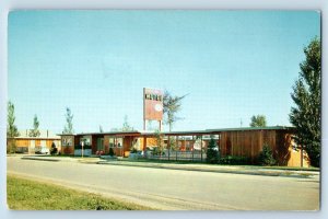 Austin Minnesota Postcard Sterling Motel West Edge Exterior Building View c1960