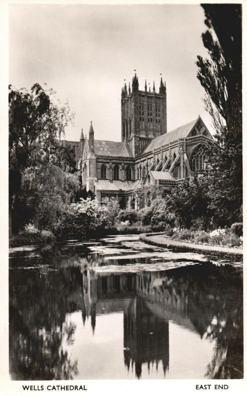 VINTAGE POSTCARD WELLS CATHEDRAL SOMERSET ENGLAND ST. ANDREWS THE APOSTLE RPPC