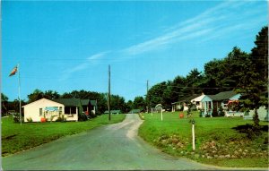Postcard ME Ogunquit Larry's Lodges Highway 1 RARE - 1950s K1