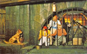 DISNEY WORLD Jail Cell & Dog PIRATES OF THE CARIBBEAN Chrome Vintage Postcard