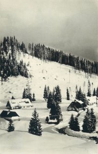 Romania Complexul de cabane de la Zanoaga Muntii Bucegi vedere generala