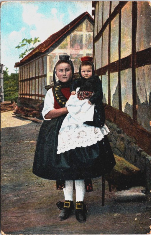 Germany Hessen Hessische Volktrachten Vintage Postcard C158