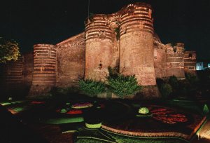 Postcard Les Merveilles Du Val De Loire Angers Maine-Et-Loire Le Chateau Tours