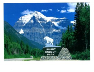 Mount Robson Park Sign, Statue, British Columbia, Canadian Rockies