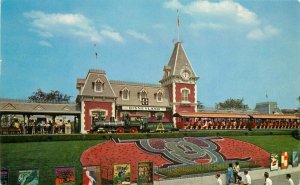 Anaheim California Amusement Disneyland Floral Mickey Mouse Postcard 21-9940