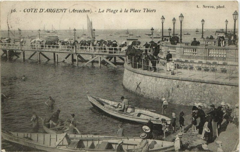 CPA ARCACHON-La Plage a la Place Thiers (27954)