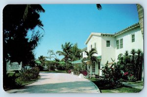 Leesburg Florida FL Postcard  Massie's Palm Tavern Cocktail Lounge c1960 Vintage