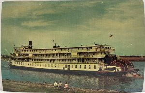 ST LOUIS MISSOURI SS Delta Queen Gateway Arch Vintage Ship Children Postcard