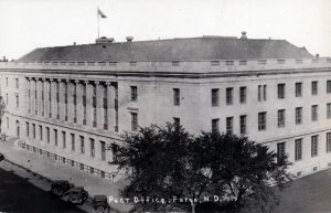 VINTAGE POSTCARD REAL PHOTO OF THE POST OFFICE AT FARGO NORTH DAKOTA c. 1935