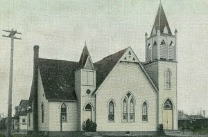 Postcard  Antique Hand Tinted View of Congrgational Church  in Ogden, IA.     S7