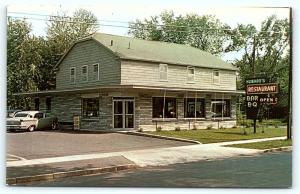 Postcard NY Watertown Howards Restaurant Bar 1950s old Car R37