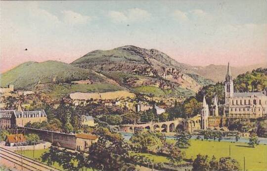 France Lourdes Vue Panoramique sur la Basilique Le Fort et le Funiculaire du ...