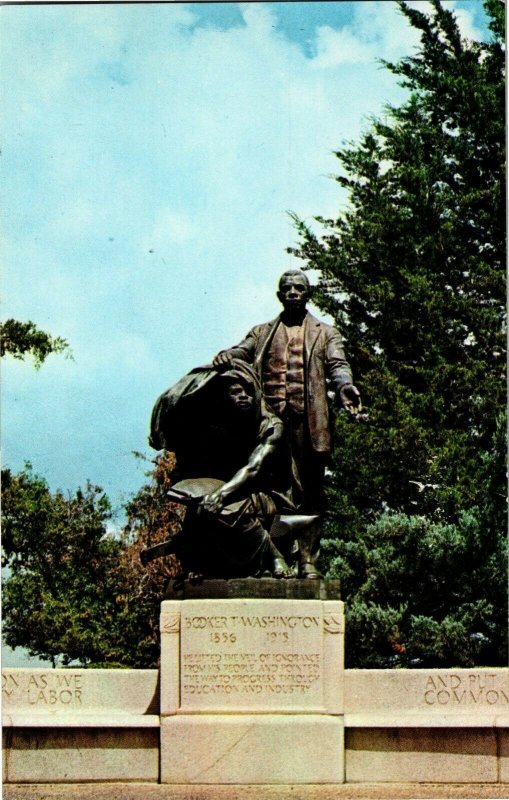 Booker T. Washington Monument, Tuskegee Institute AL Vintage Postcard A62