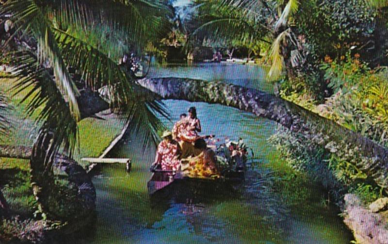 Hawaii Polynesian Cultural Center Tahitian Family Under The Serpent Tree