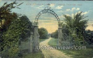 Entrance to Logan Park Cemetery - Sioux City, Iowa IA