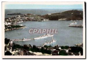 Modern Postcard Villefranche L & # 39Escadre in the Bay and Cap Ferrat