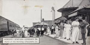 Hershey Station Hershey PA Penn Chocolate Co. People Train Postcard E20 *As Is