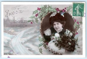 1910's RPPC HAPPY NEW YEAR BONNE ANNEE WOMAN HOLLY WREATH FRENCH POSTCARD