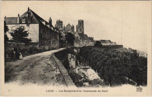 CPA LAON Les remparts et la (157384)