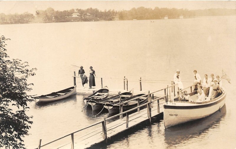 G24/ Pine Lake Michigan RPPC Postcard 1918 Holiday House Boat Dock