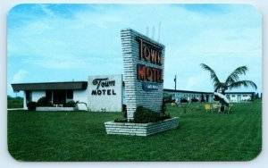 HOMESTEAD, Florida FL ~ Roadside TOWN MOTEL c1950s Miami Dade County Postcard