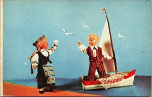 Dolls in Lithuanian National Costume Vintage Postcard C183