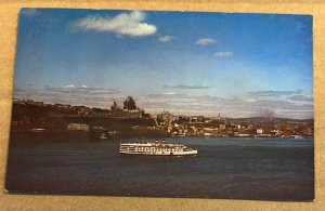 VINT UNUSED POSTCARD - S.S. RICHELIEU APPROACHING QUEBEC, CANADA