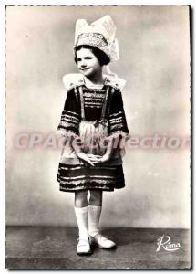 Postcard Modern Britain peasant girl Pont Aven