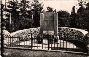 CPA Droue Le Monument aux Fusilles FRANCE (1288206)