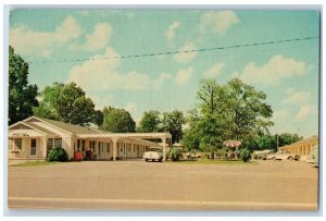 c1950 Arcadia Motel & Restaurant Cottages Classic Car Arcadia Louisiana Postcard